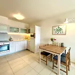 Downтown - Free Parking *