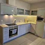 شقة Downтown - Free Parking فارنا