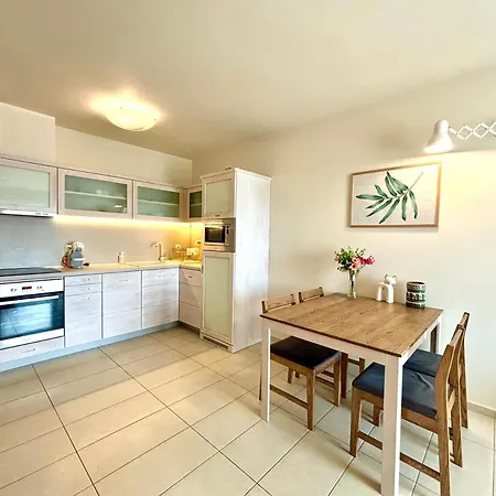 Downтown - Free Parking *