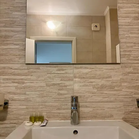 Downтown - Free Parking