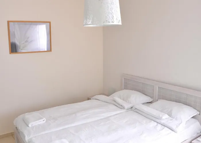 Downтown - Free Parking *